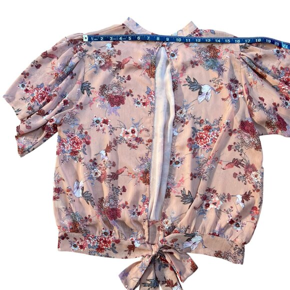 Gimmicks by BKE Buckle Ruffle Open Tie Back Boho Floral Top - Large - Picture 12 of 16